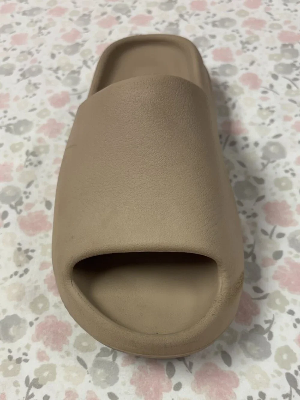 Adidas Yeezy Slides Size 7 (Men's) - Comfortable